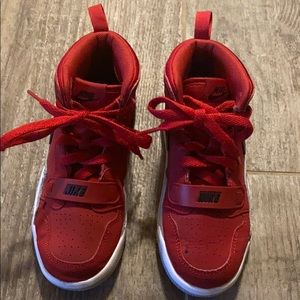 Jordan Legacy 312 Toro child size 13